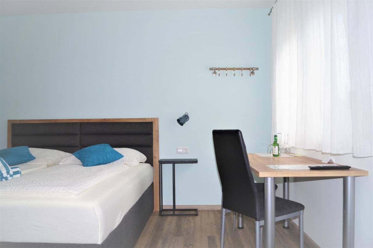 Gaestehaus Gisch Sandra Podersdorf am See Esterno foto